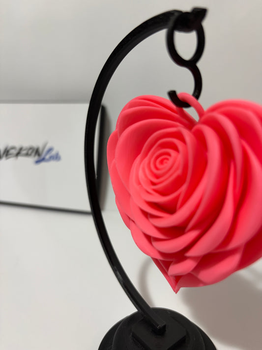 Escultura de Rosa em Coração Rosa com Suporte