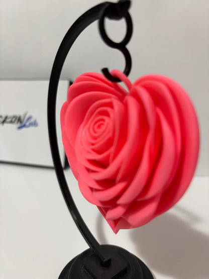 Escultura de Rosa em Coração Rosa com Suporte